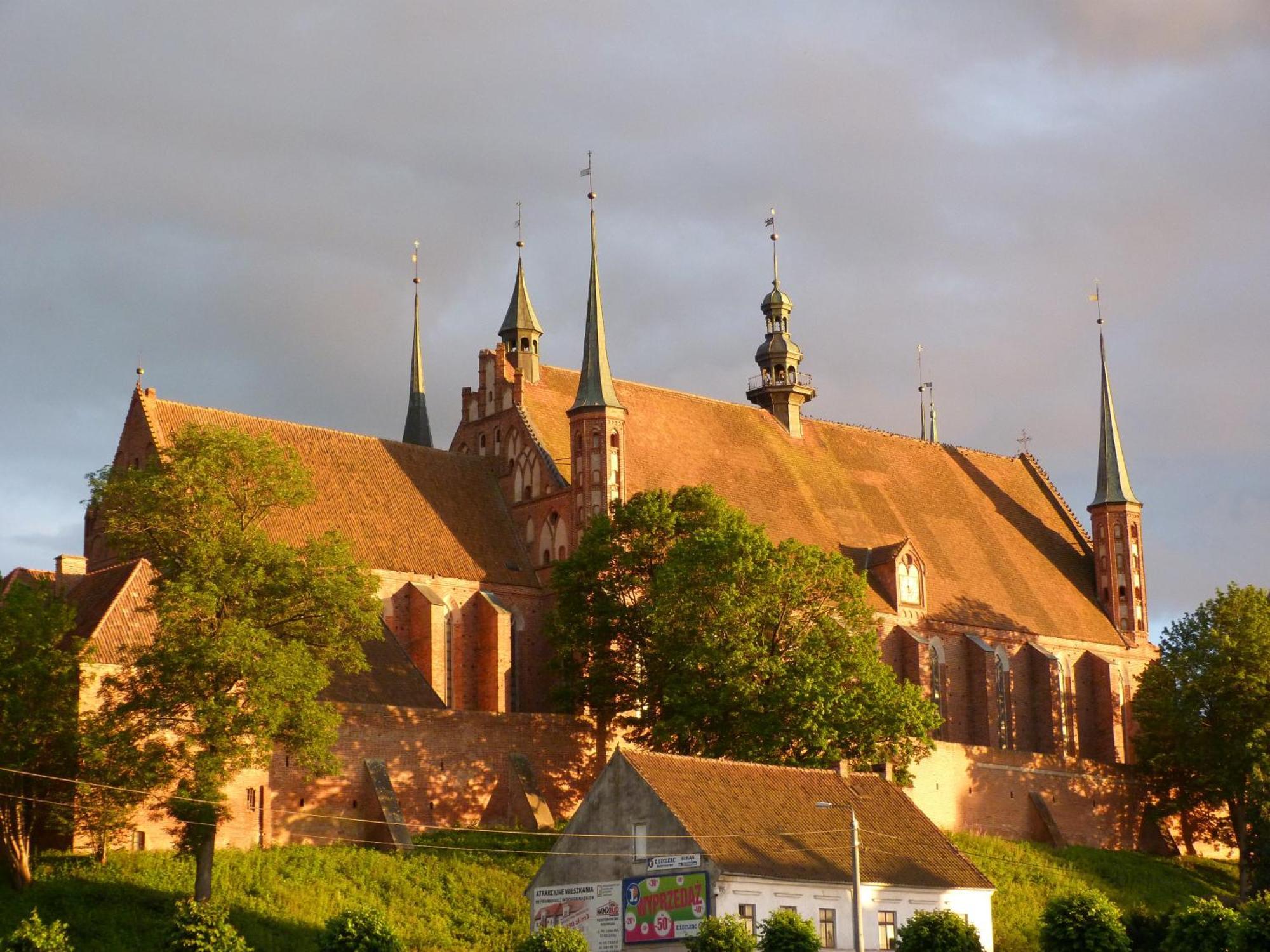 Hotel Kopernik Frombork Exterior photo